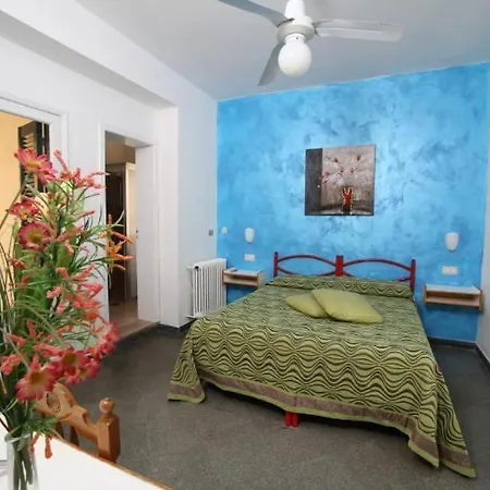2 Mari Hotel